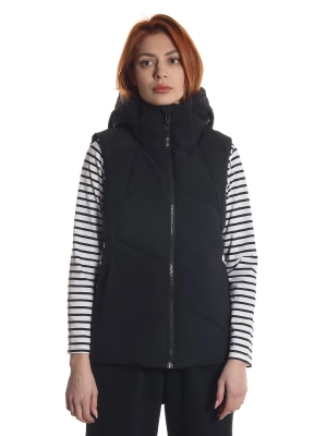 Жилет утепленный (012086170426yukymtae1741188186-28.jpg)