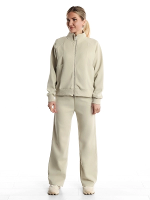 (011088385819vrgqootd1747821836-7.jpg)