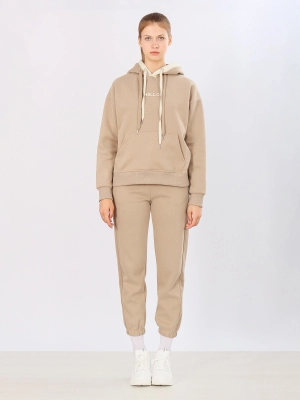 Комплект одежды (011078604786mbmihjqw1722297600-1.jpg)