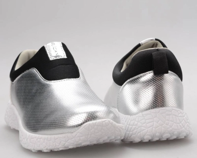 Escan / Кроссовки