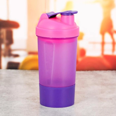 Бренд не указан / Шейкер спортивный с чашей под протеин, 500 мл.