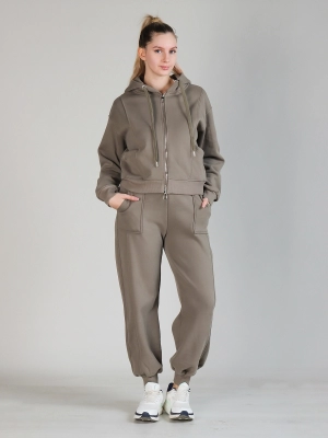 Костюм женский утепленный (010210587735anudyeui1735055613-1.jpg)