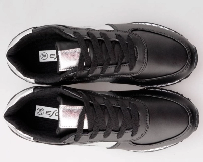 Escan / Кроссовки