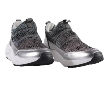 Тофа / Кроссовки