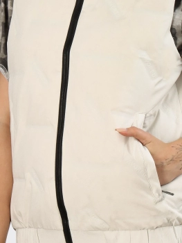 (031821852106aqqhfwjt1730937600-9.jpg)