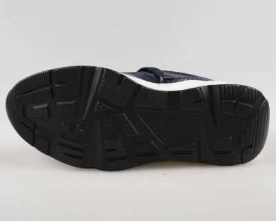 Escan / Кроссовки