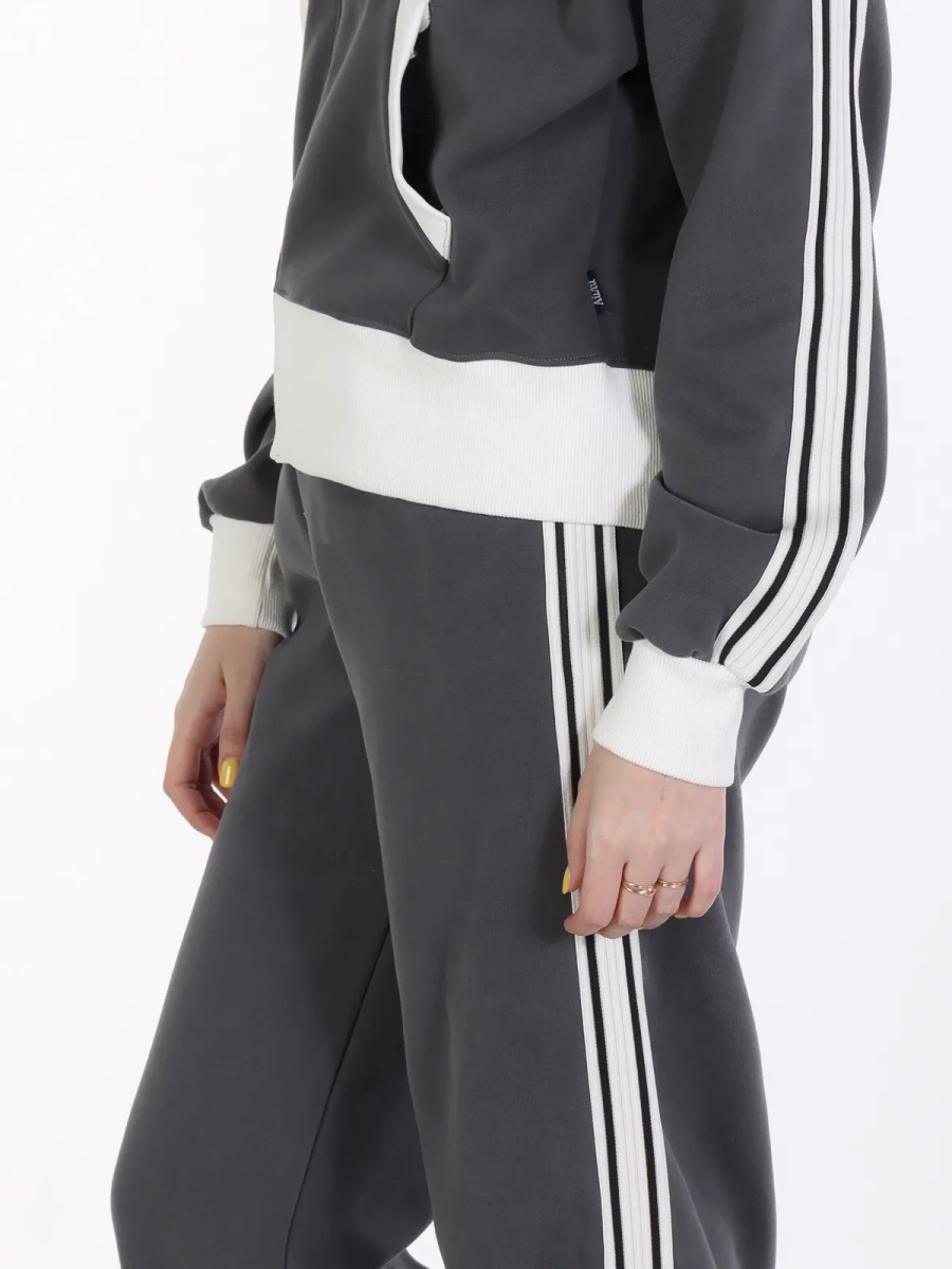 Айли / Спортивный костюм