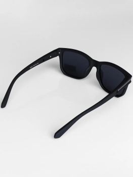Naulice / Очки солнцезащитные