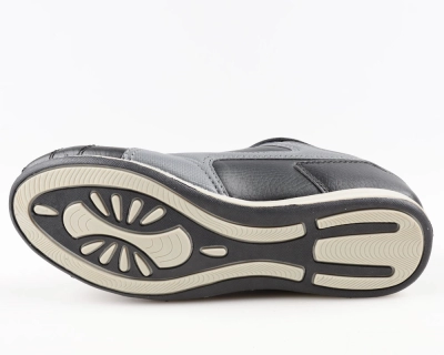 Escan / Кроссовки