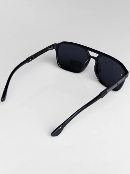 Naulice / Очки солнцезащитные