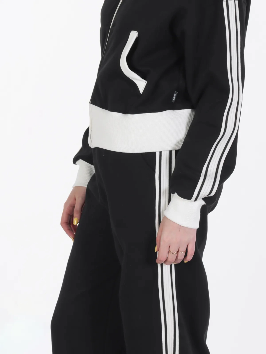 Айли / Спортивный костюм