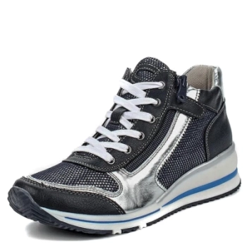 Betsy / Сникеры