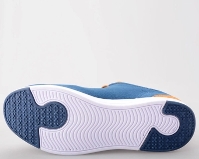 Тофа / Кроссовки