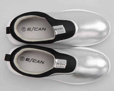 Escan / Кроссовки