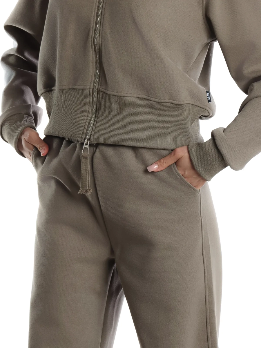 Айли / Спортивный костюм