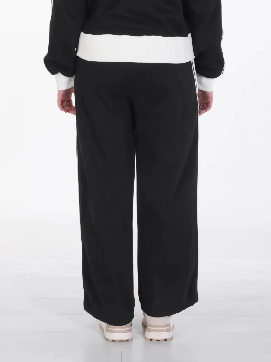 Айли / Спортивный костюм