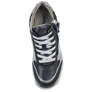 Betsy / Сникеры