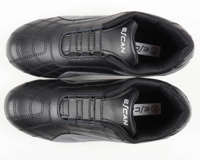 Escan / Кроссовки