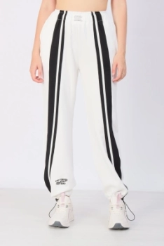 011087399486uqfbejoc1694390400-70