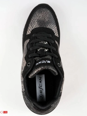 Escan / Кроссовки