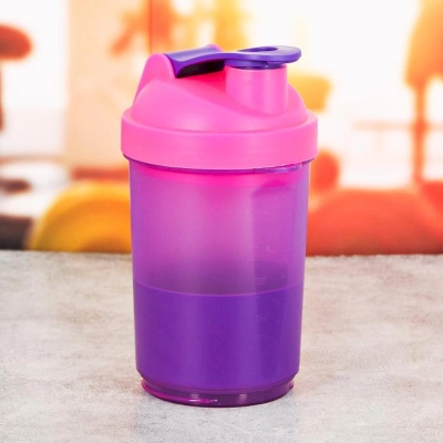 Бренд не указан / Шейкер спортивный с чашей под протеин, 500 мл.