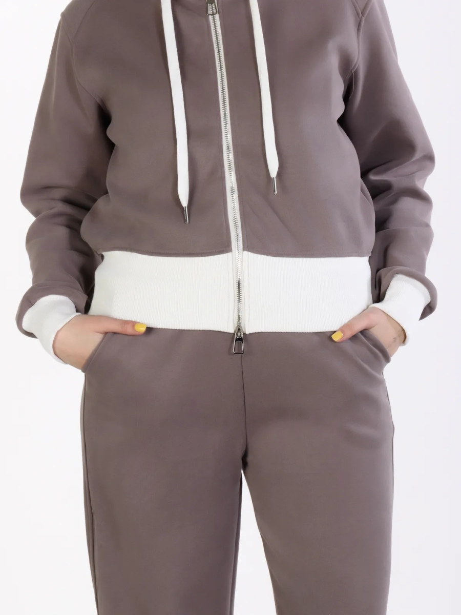 Айли / Спортивный костюм