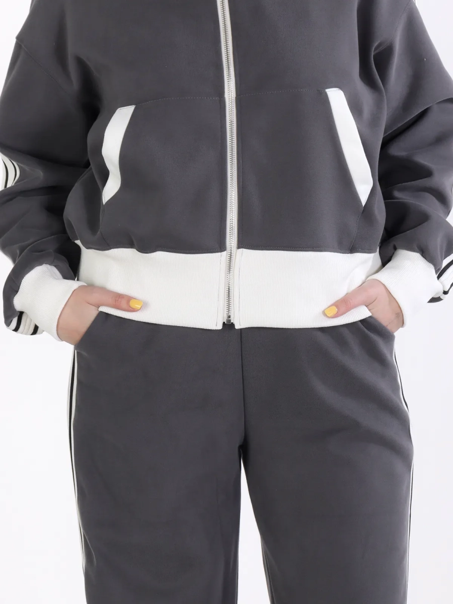 Айли / Спортивный костюм